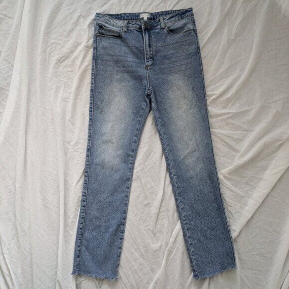 Kendall & Kylie Medium Wash Straight Leg Jeans Size 31 Women - Picture 1 of 8